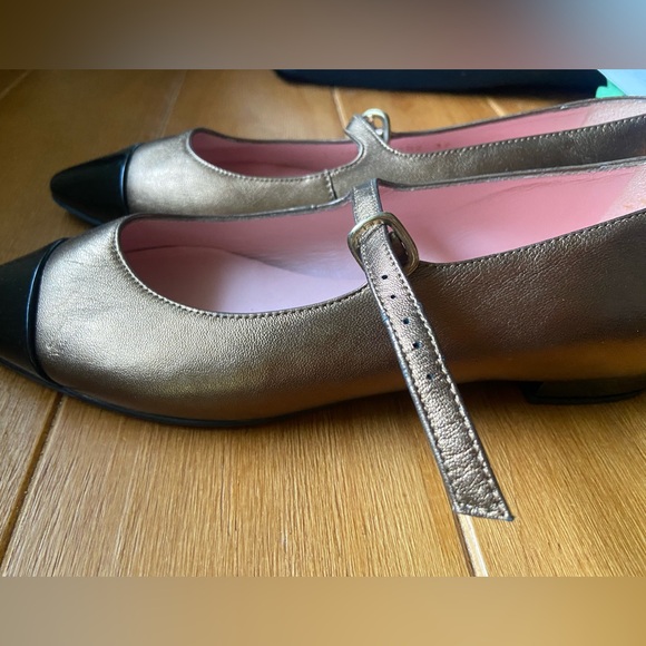 NEW PrettyBallerinas flats in gold/black - Picture 3 of 11